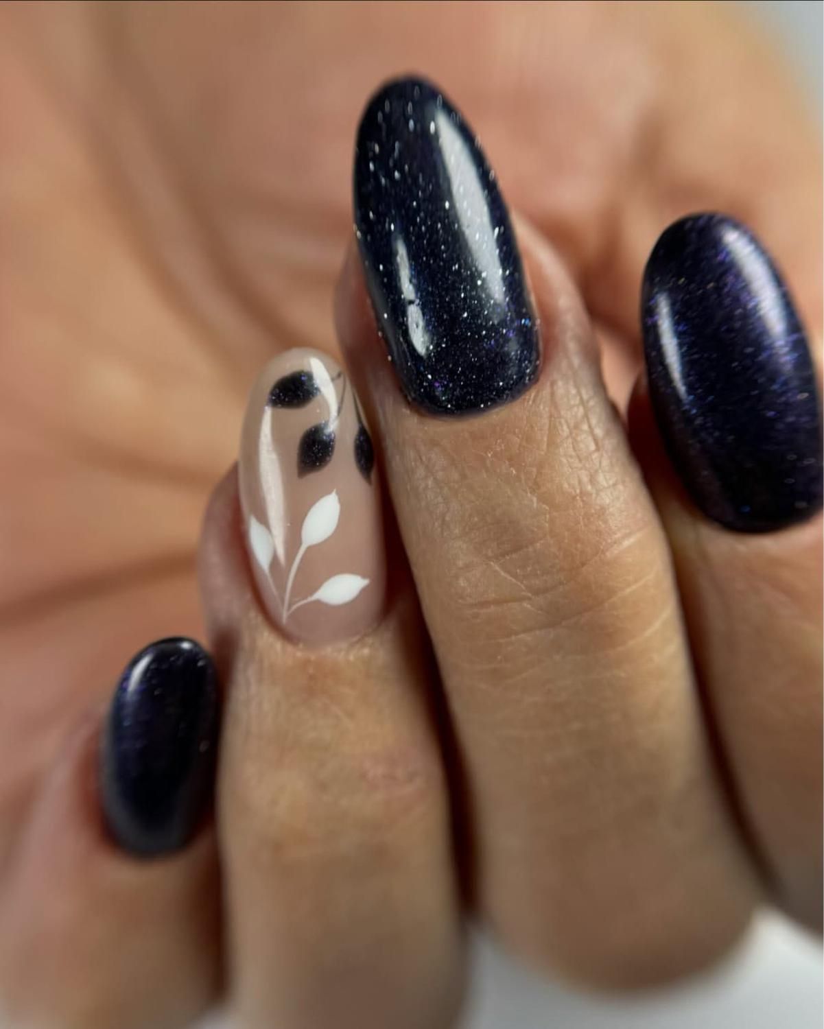 استخدام ناخنکار به شرط آموزش|استخدام درمانی، زیبایی، بهداشتی|فردیس, نسترن شرقی|دیوار