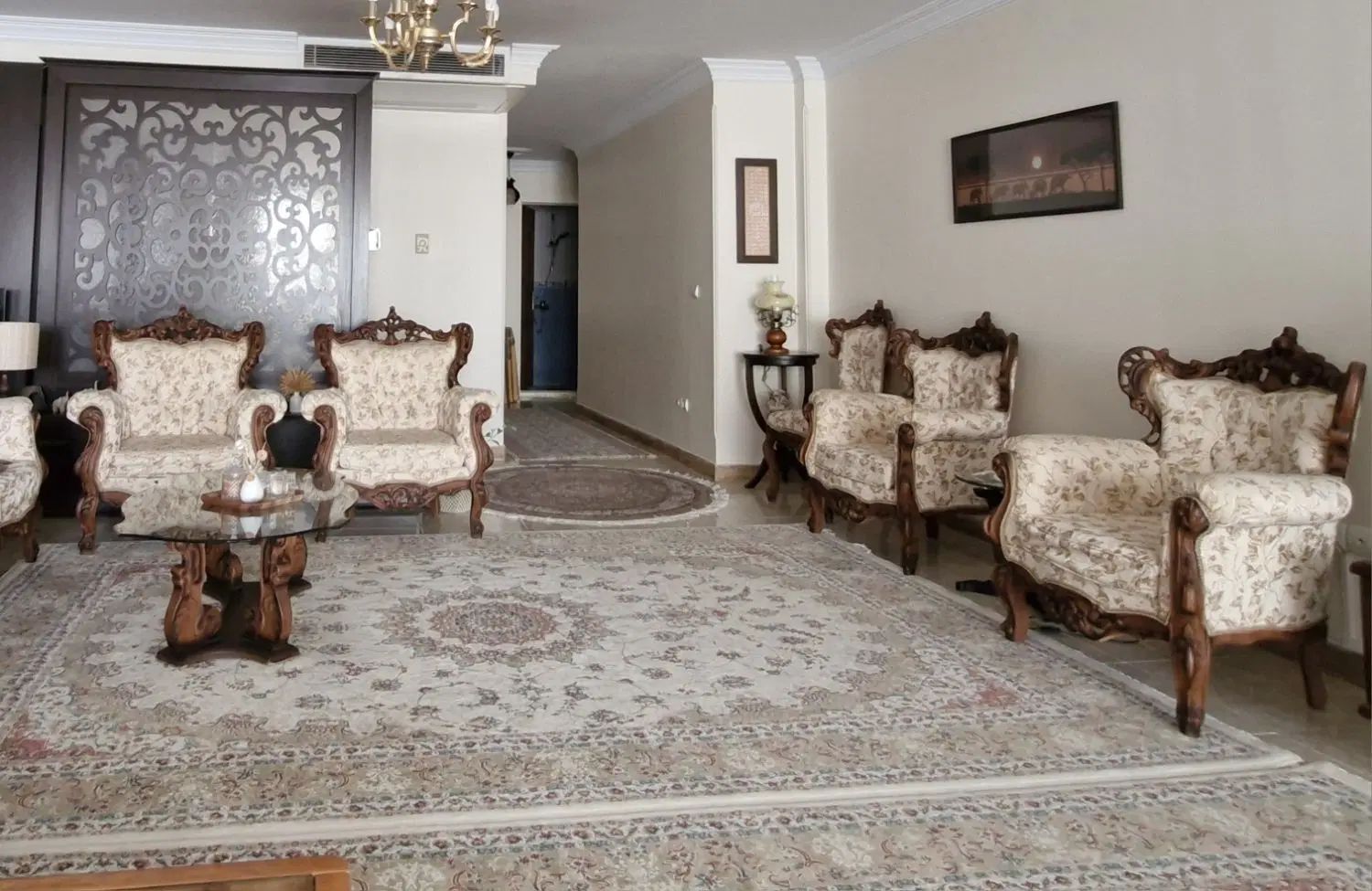 مبلمان کلاسیک ۹ نفره ، فروش بعلت مهاجرت|مبلمان خانگی و میز عسلی|تهران, بهاران|دیوار