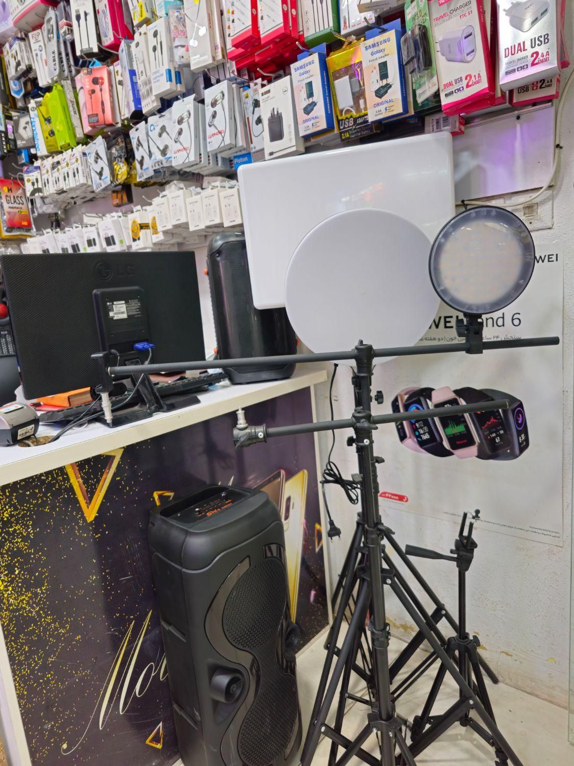 رینگ لایت و سافت لایت و انواع مدل پایه گوشی|لوازم جانبی موبایل و تبلت|سبزوار, کاشفی شمالی (دادگستری)|دیوار