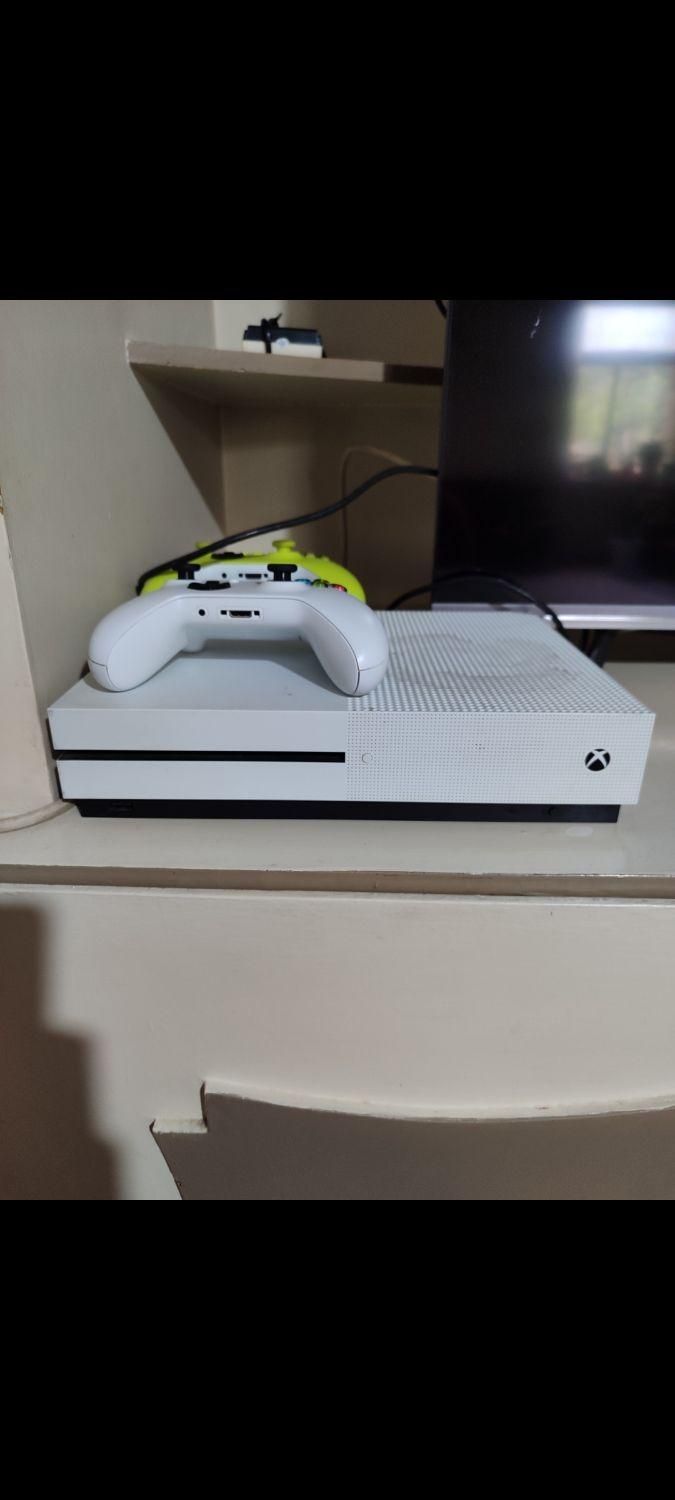 xbox one s در حد نو به شرط|کنسول، بازی ویدئویی و آنلاین|همدان, |دیوار