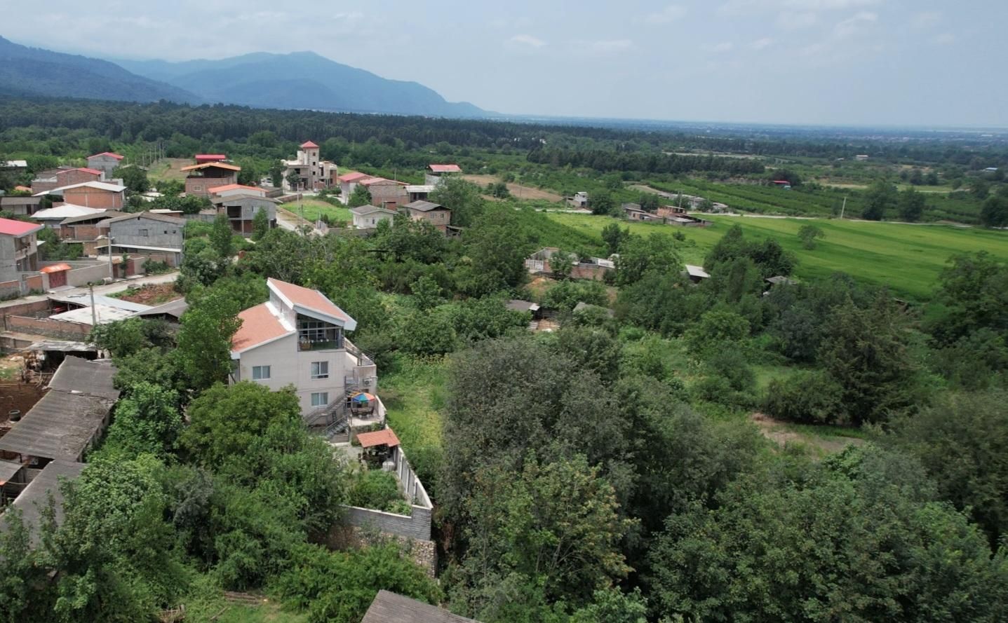 ویلای با چشم انداز جنگل و دریا|اجارهٔ کوتاهمدت ویلا و باغ|گرگان, |دیوار