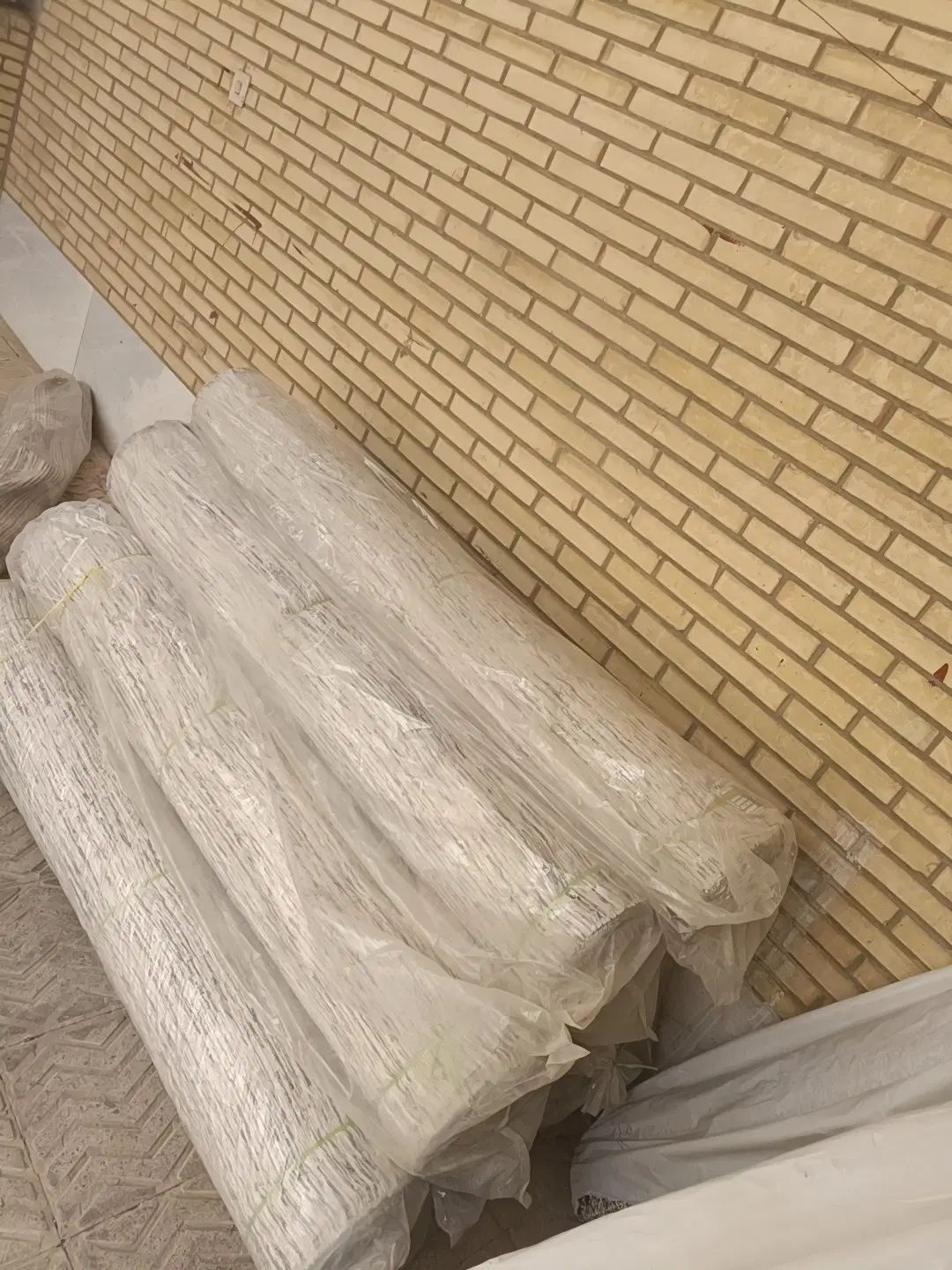 پارچه رومبلی شانل با طرح‌های ژورنالی فقط ۳۰۰ تومن|مبلمان خانگی و میز عسلی|یزد, |دیوار