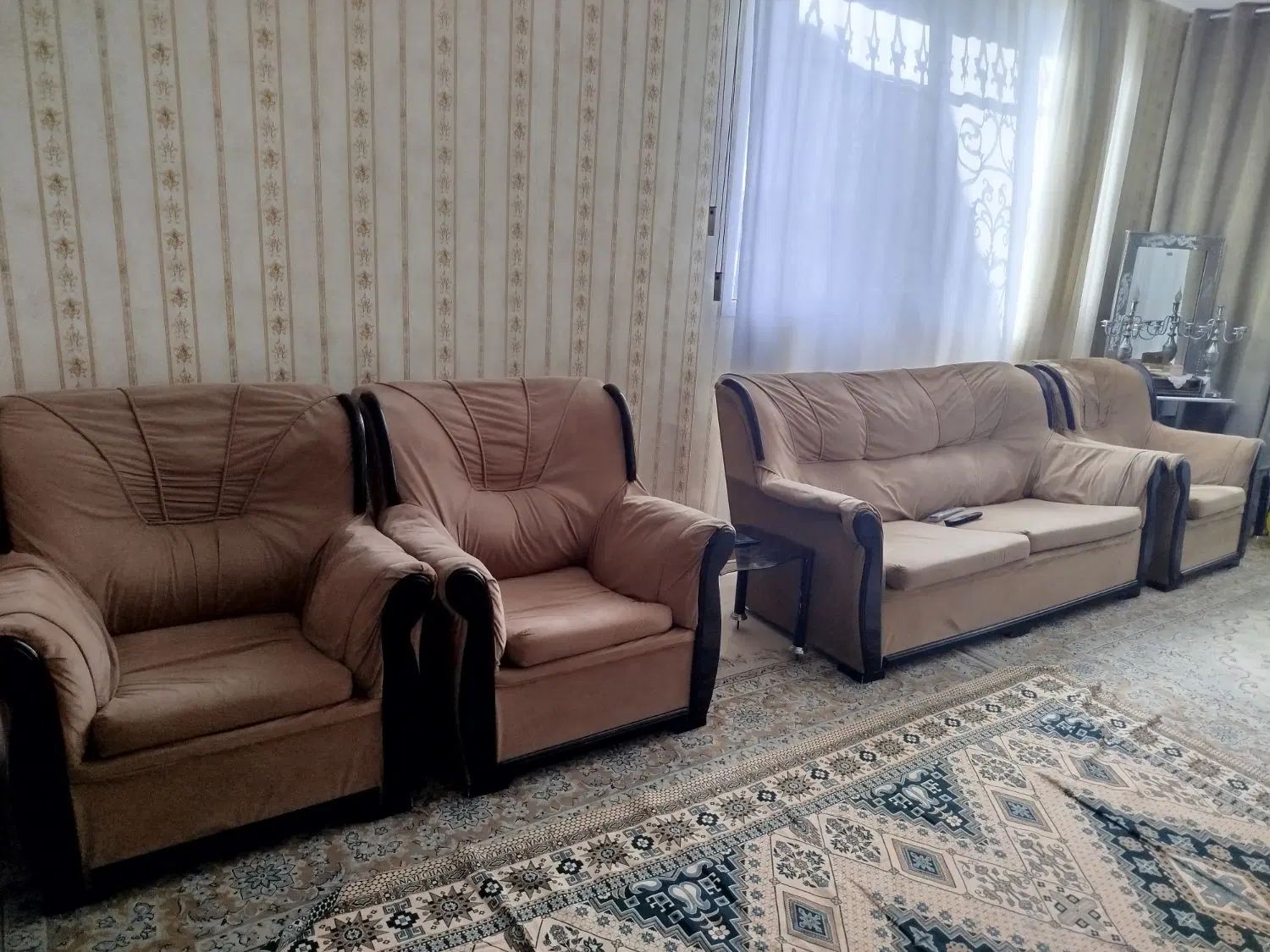 مبل راحتی کارکرده ۸ نفره|مبلمان خانگی و میز عسلی|مشهد, ولیعصر (شهرک غرب)|دیوار