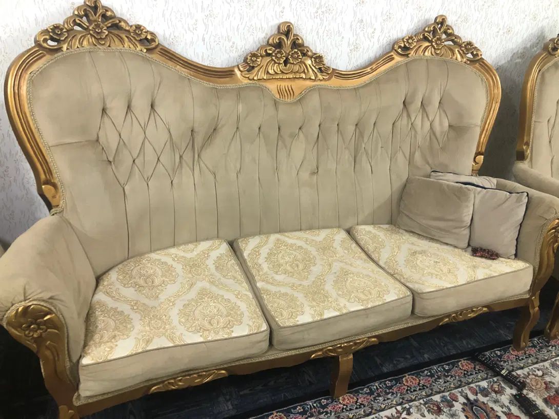 مبل ۹ نفره سلطنتی|مبلمان خانگی و میز عسلی|مشهد, سیلو|دیوار