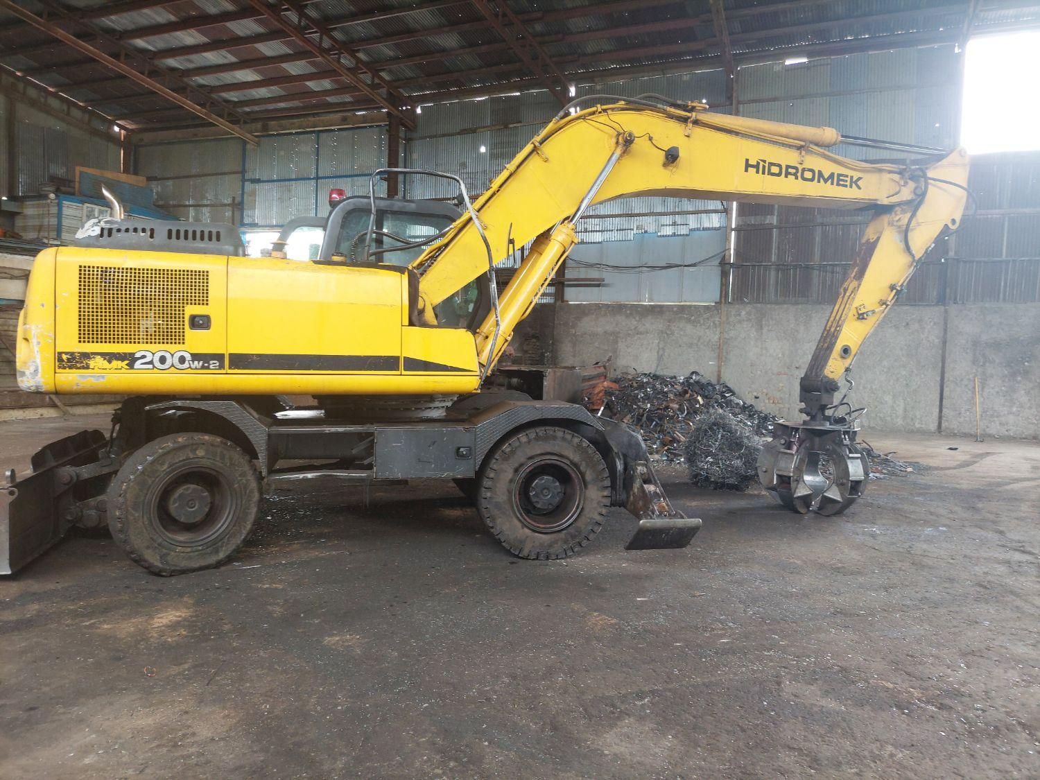 بیل هیدرومک ۲۰۰ مدل ۲۰۱۰ در حد یک|خودرو سنگین|ملارد, |دیوار