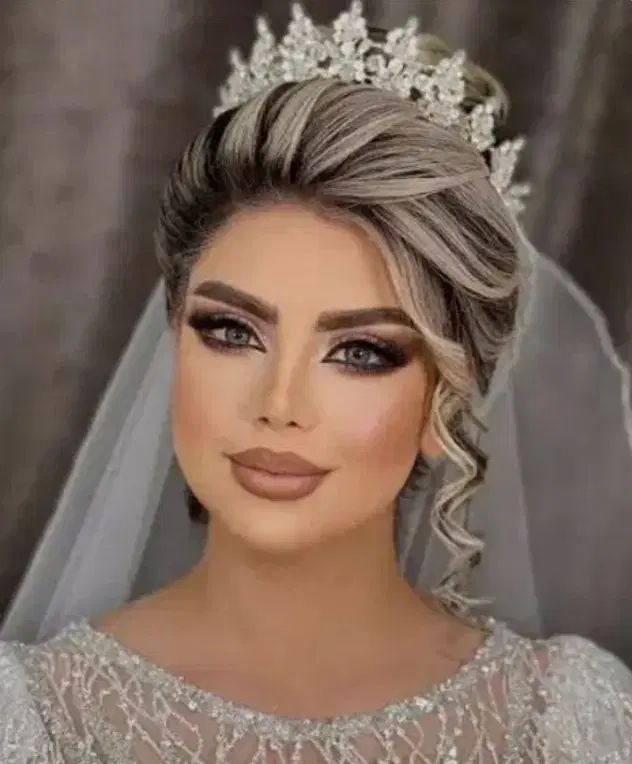 میکاپ و شنیون عروس وهمراهی ۵۰ درصد تخفیف|خدمات آرایشگری و زیبایی|مشهد, آزادشهر|دیوار