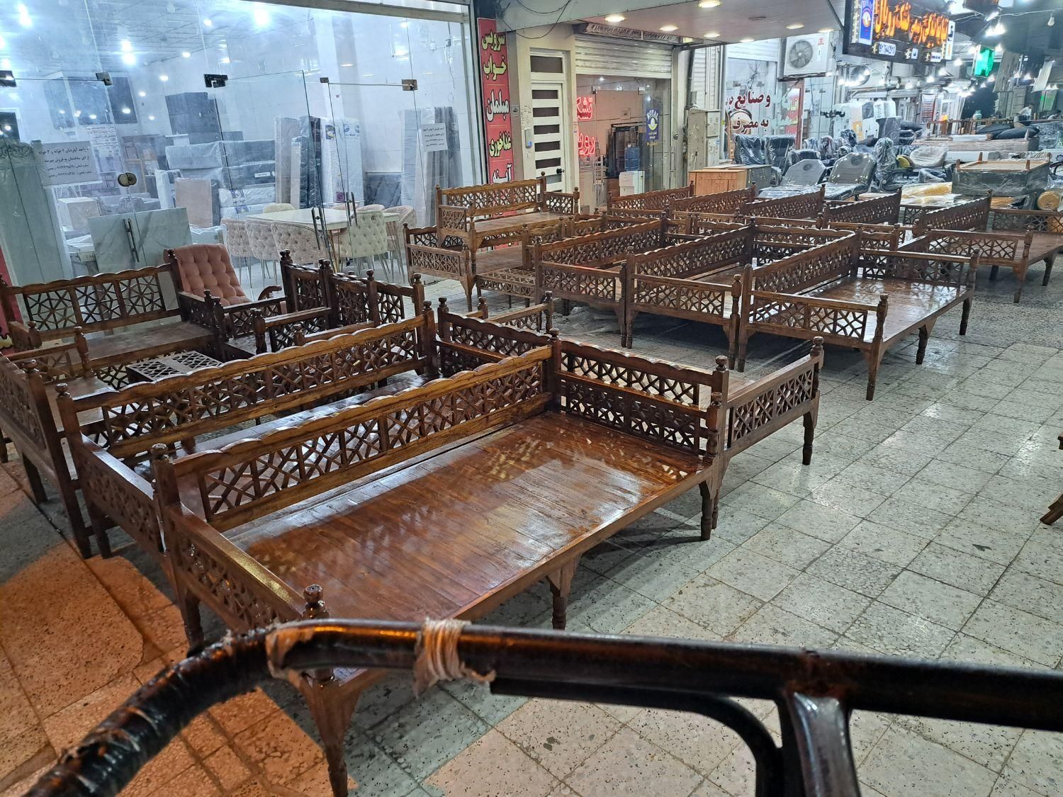 مبل و تخت سنتی|مبلمان خانگی و میز عسلی|بوشهر, |دیوار