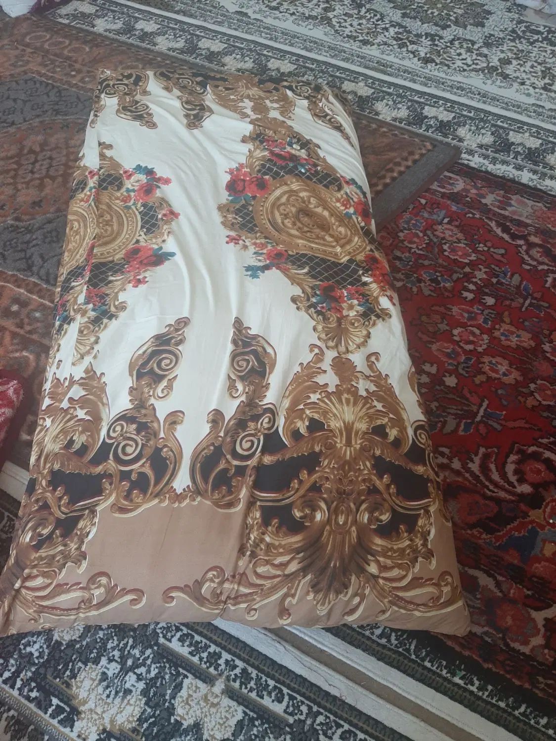 دوعددتشک پشم گوسفندی اصلا استفاده نشده|رختخواب، بالش، پتو|تبریز, |دیوار