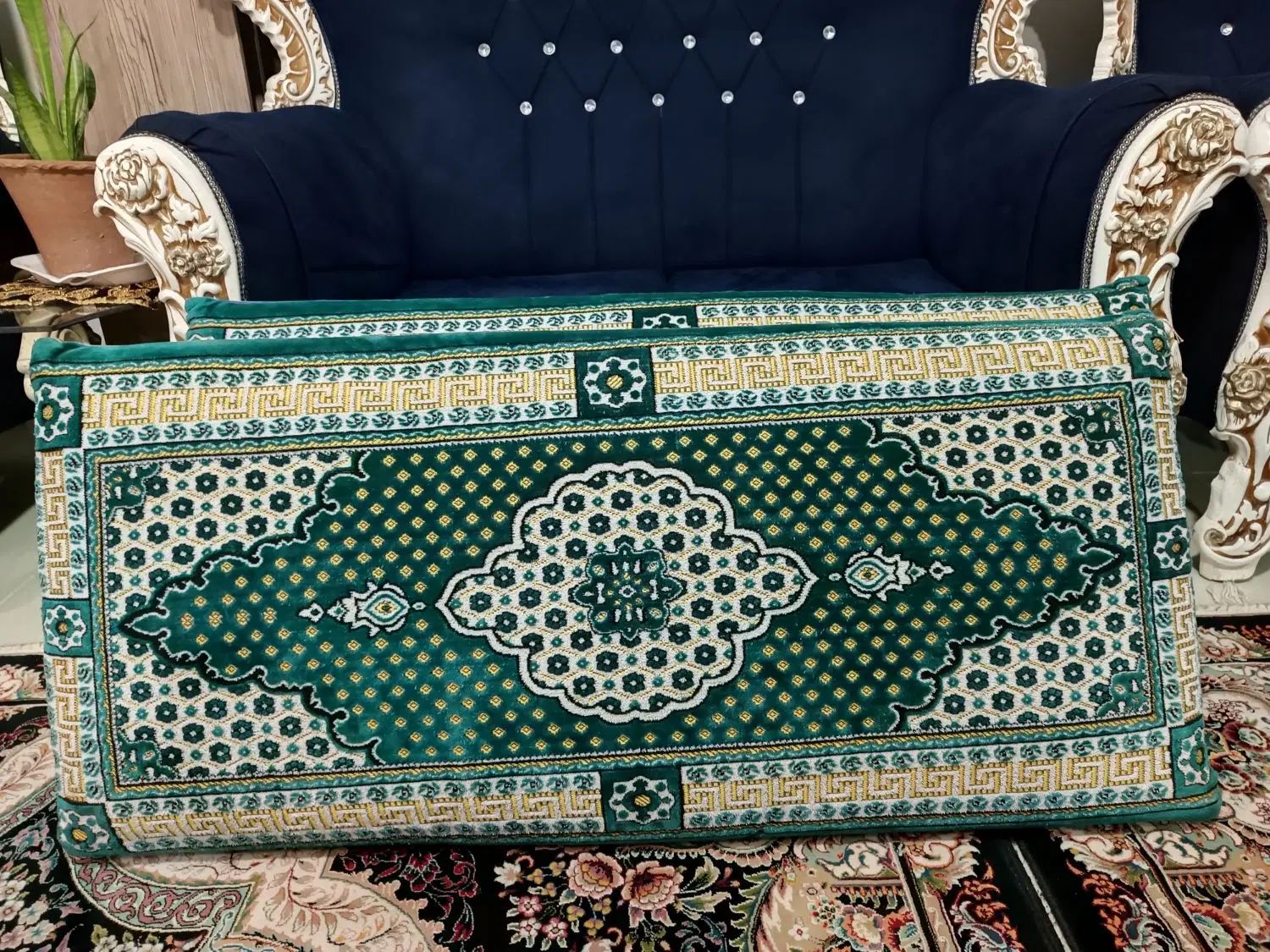 ۴عدد پشتی دیواری در حد نو سالم قیمت ۱/۲۰۰۰۰۰|پشتی|اشتهارد, |دیوار