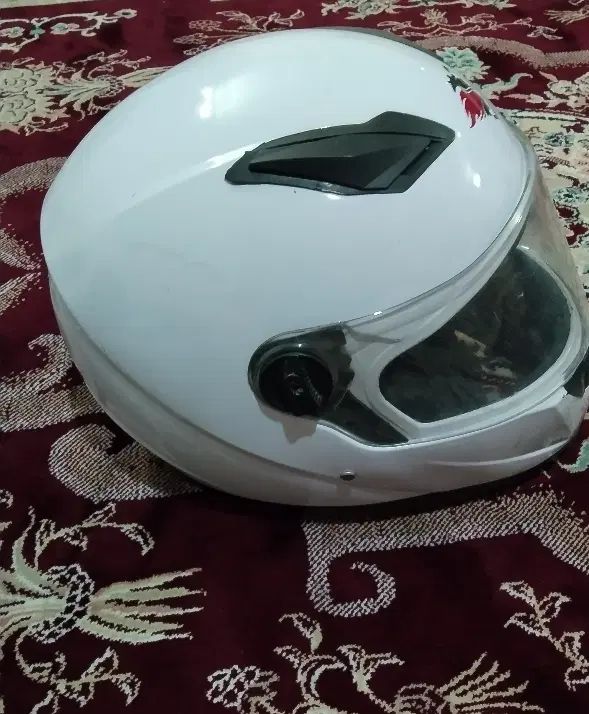 کلاه کاسگت  ۲ عدد|لباس|مشهد, راه آهن|دیوار