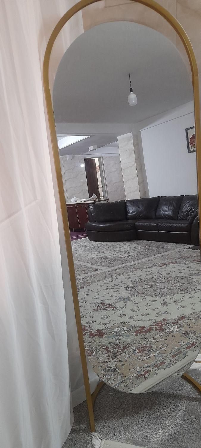 یک عدد آینه قدی به فروش می‌رسد|آینه|تهران, بهاران|دیوار