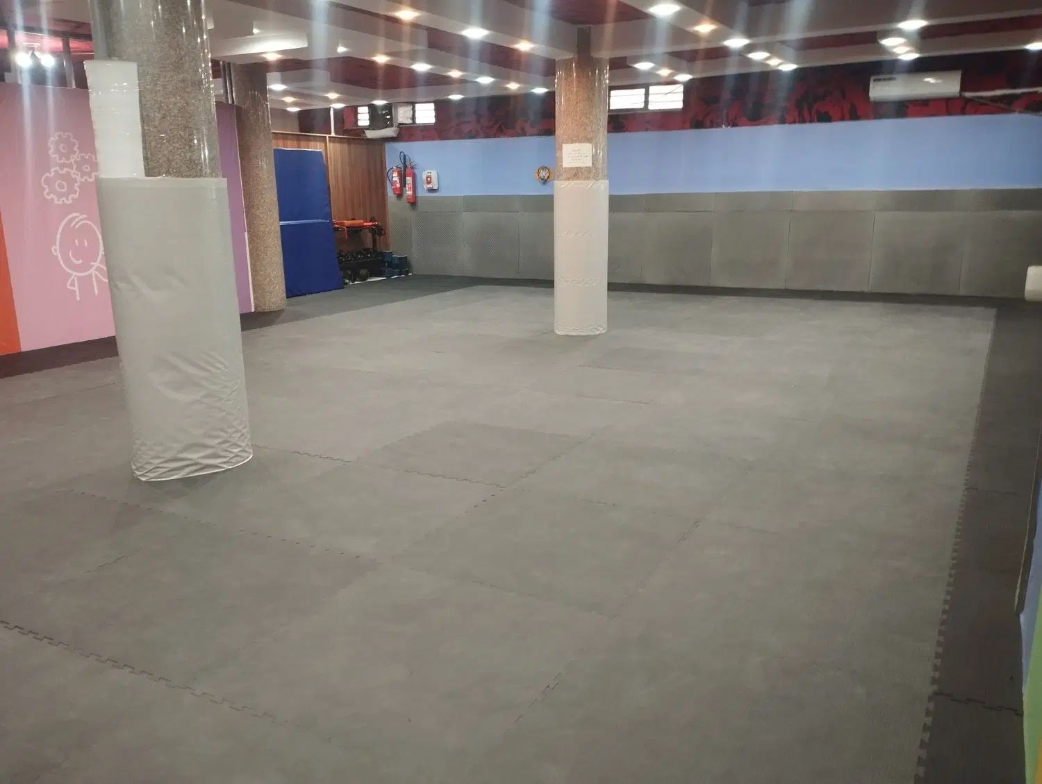 اجاره سانس باشگاه ۲۰۰ متری در فلکه احمدآباد (جی)|اجارهٔ دفتر کار، اتاق اداری، مطب|اصفهان, سروستان|دیوار