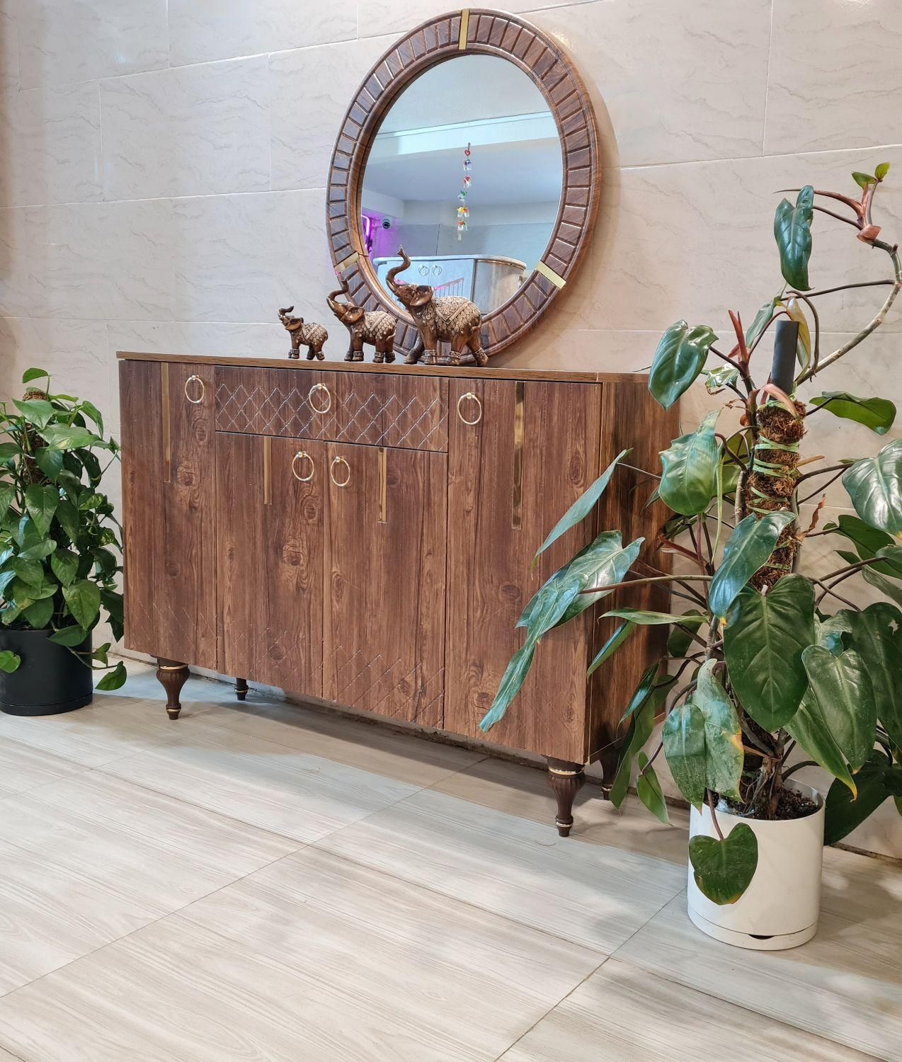 آینه و کنسول مدل رومی تنوع رنگ قهوه ای گرونتر|بوفه، ویترین، کنسول|مشهد, خواجه ربیع|دیوار