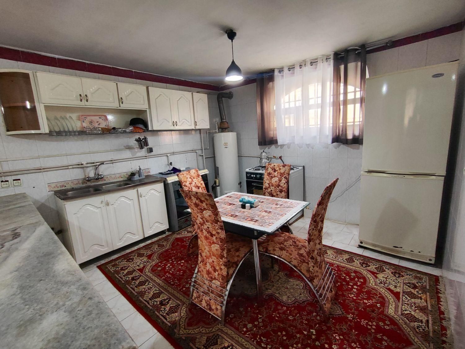 سویت پارکینگ دار هتل اقامتگاه کاج|اجارهٔ کوتاه‌مدت آپارتمان و سوئیت|سنندج, |دیوار