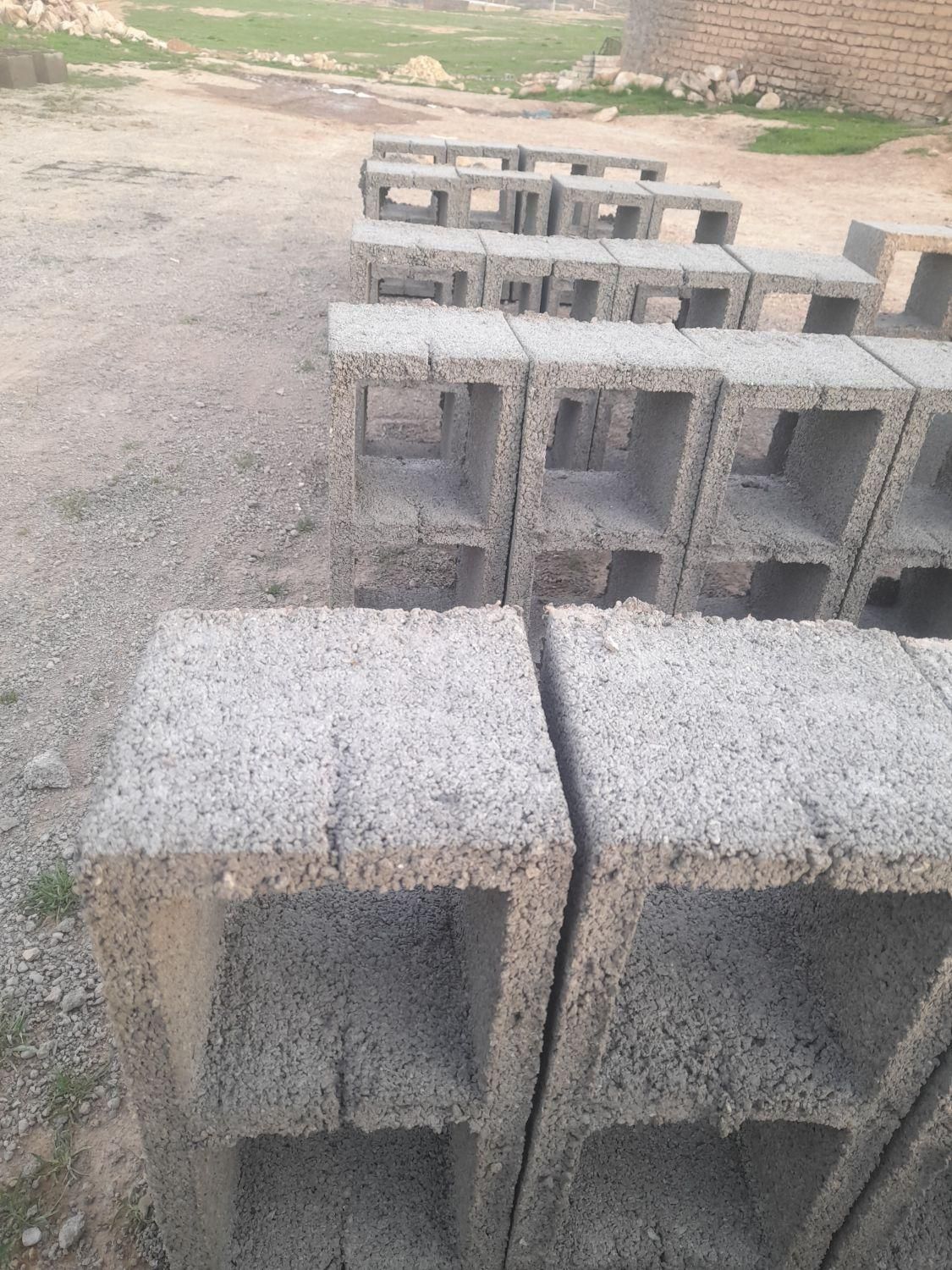 بلوک زنی امرایی|مصالح و تجهیزات ساختمان|کوهدشت, |دیوار