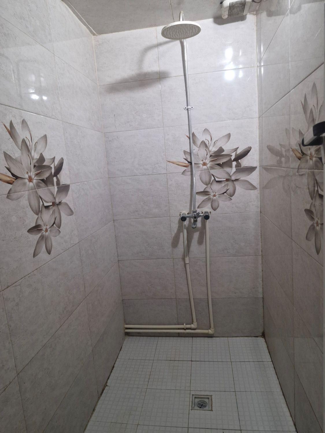 اجاره روزانه ۱۰۰ متر ویلای دربست مهرشهر|اجارهٔ کوتاهمدت آپارتمان و سوئیت|کرج, حسینآباد|دیوار