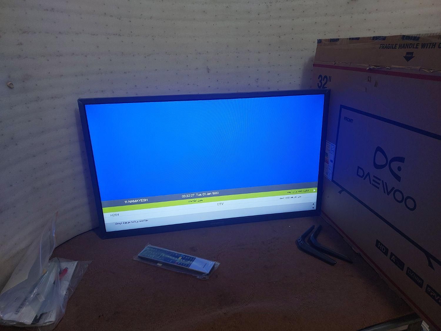 LED 32 دوو|تلویزیون و پروژکتور|خمینی‌شهر, |دیوار