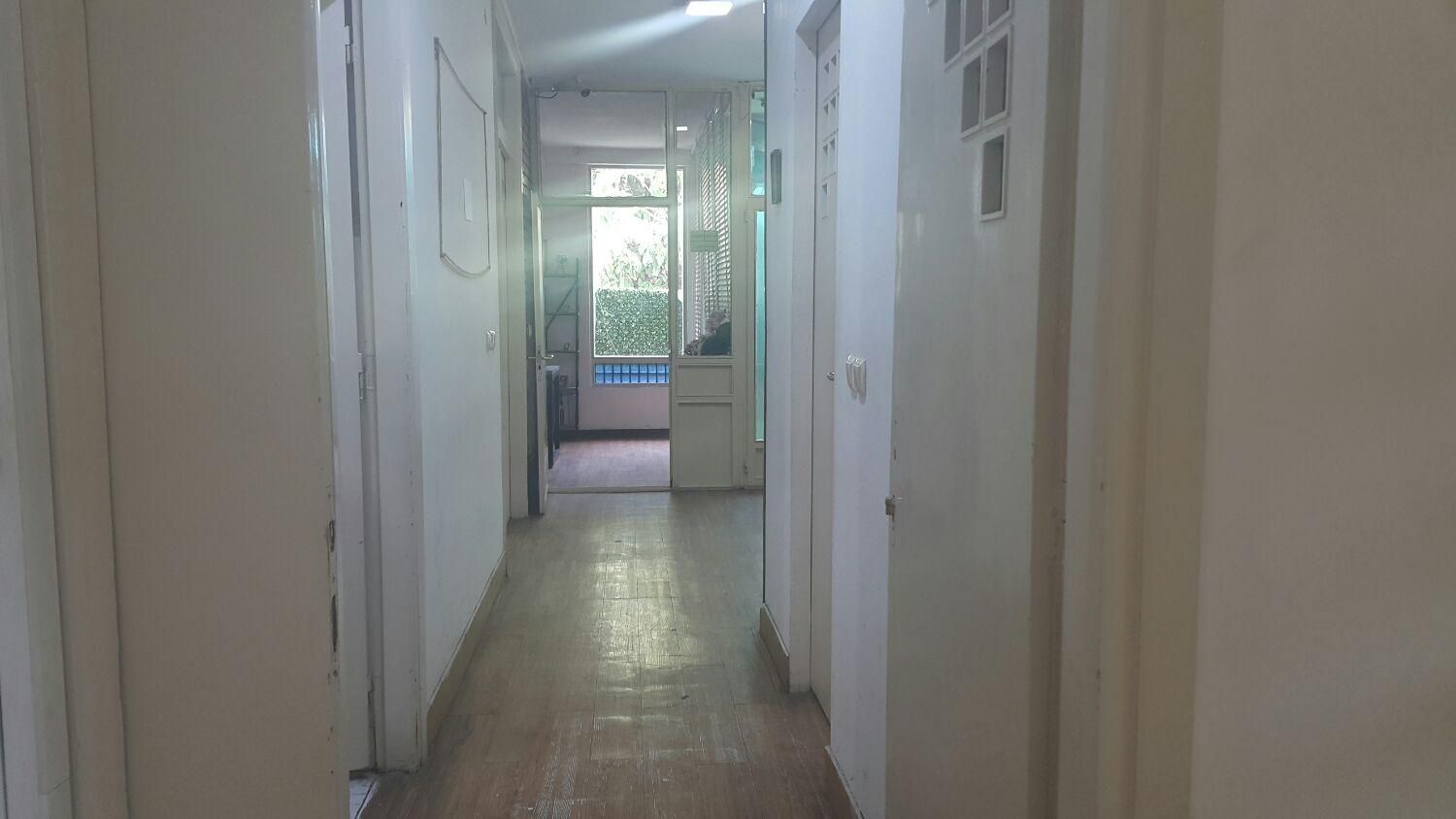 اپارتمان 170 متری صد متری چهارباغ بالا.بر خیابان|اجارهٔ آپارتمان|اصفهان, سعادت‌آباد|دیوار