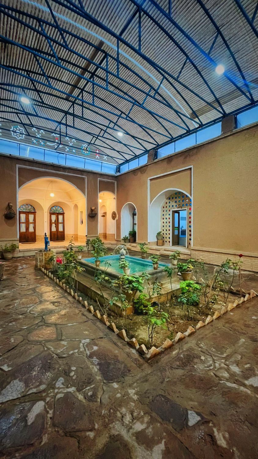 بومگردی اقامتگاه سنتی سوییت اجاره ی باغ کویر ورزنه|اجارهٔ کوتاهمدت ویلا و باغ|اصفهان, گورت|دیوار