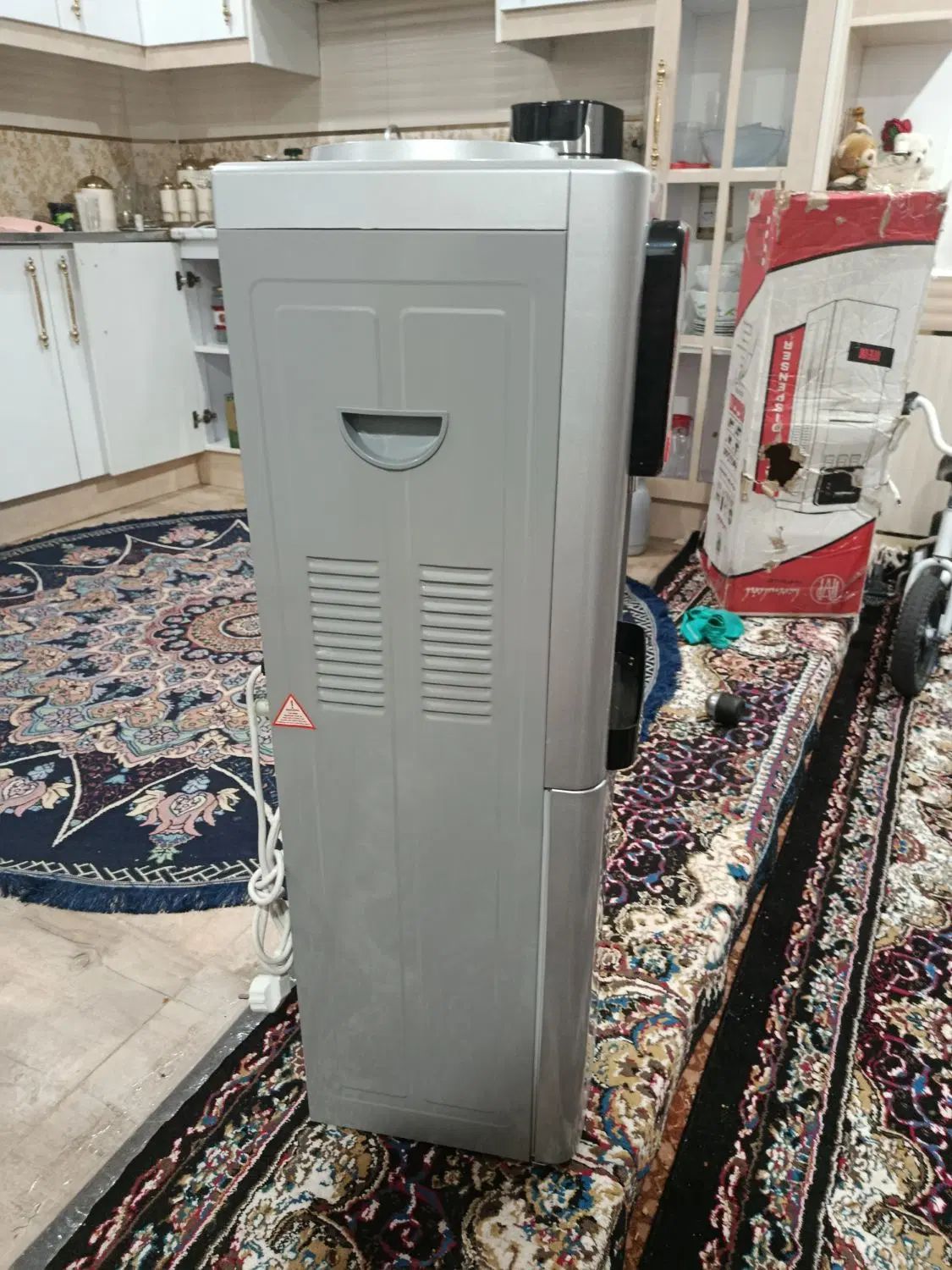 ابسردکن نو فقط،بخاطرعکس ازکارتون بازکردیم|آب‌سردکن و تصفیه آب|دزفول, |دیوار