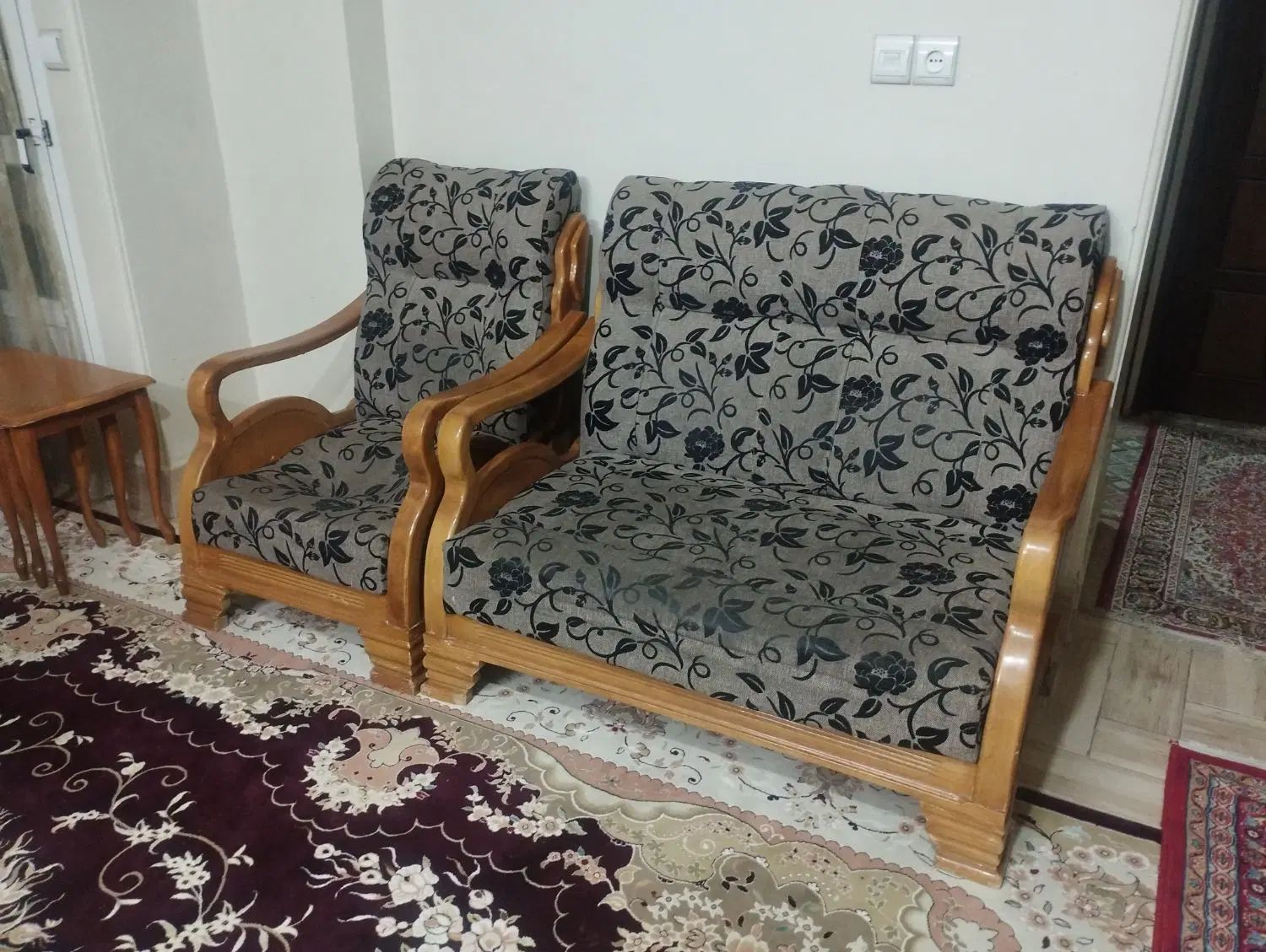 مبل شش نفره|مبلمان خانگی و میز عسلی|اصفهان, باغ فردوس|دیوار