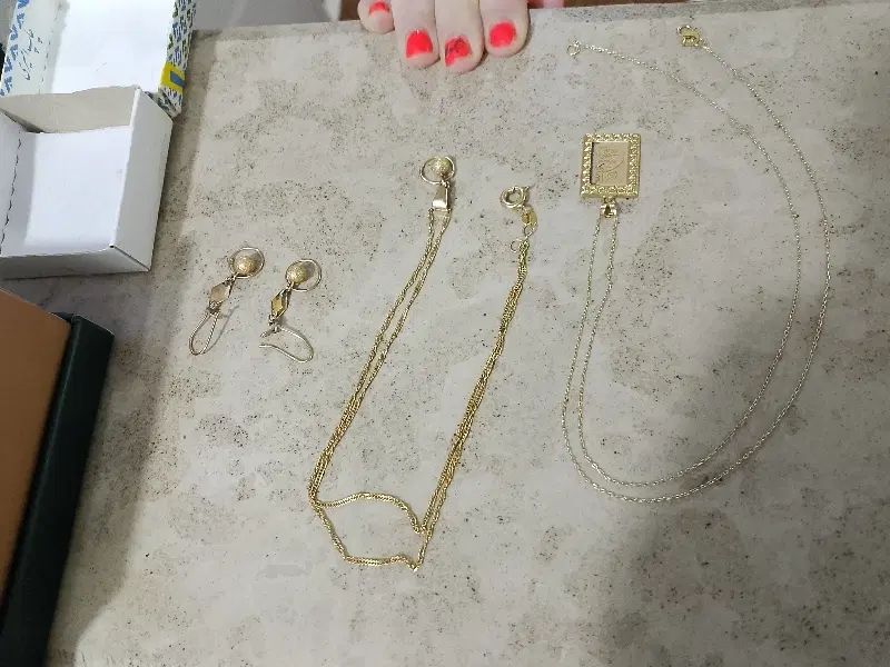 طلای دست دوم ۱۰گرم پنجاه هزار بالا تابلو|جواهرات|کرمان, |دیوار
