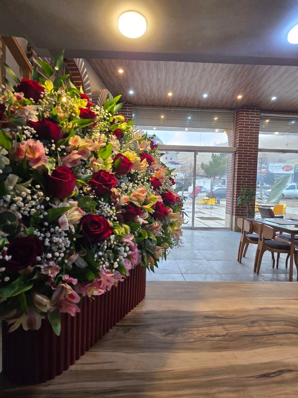 باریستا و ویترس|استخدام خدمات فروشگاه و رستوران|رودهن, |دیوار