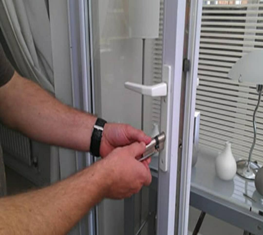 تعمیر رگلاژ و تولید درب و پنجره دوجدارهUPVCو توری|خدمات پیشه و مهارت|ارومیه, |دیوار