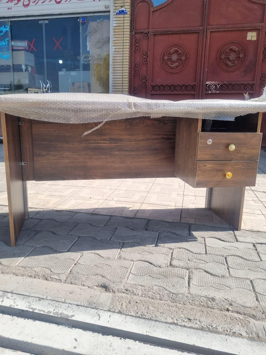 میز اداری کشودار۱.۴۰|میز تحریر و کامپیوتر|سیرجان, |دیوار