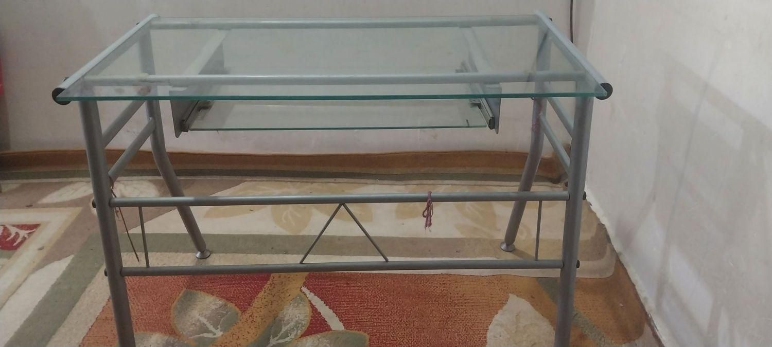 میز برای کامپیوتر ... تکلیف نوشتن روش و غیره|میز تحریر و کامپیوتر|اهواز, پادادشهر|دیوار