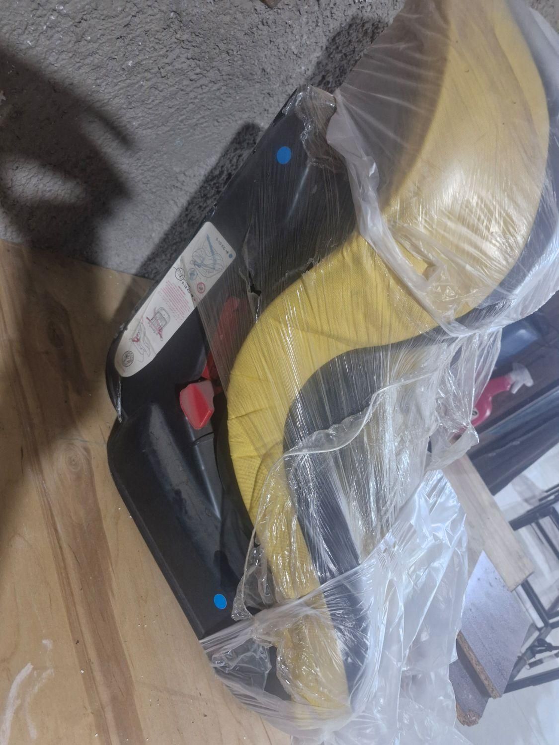 صندلی بچه خودرو وپشتی طبی صندلی|تخت و صندلی بچه|پاکدشت, پاکدشت (مامازند)|دیوار