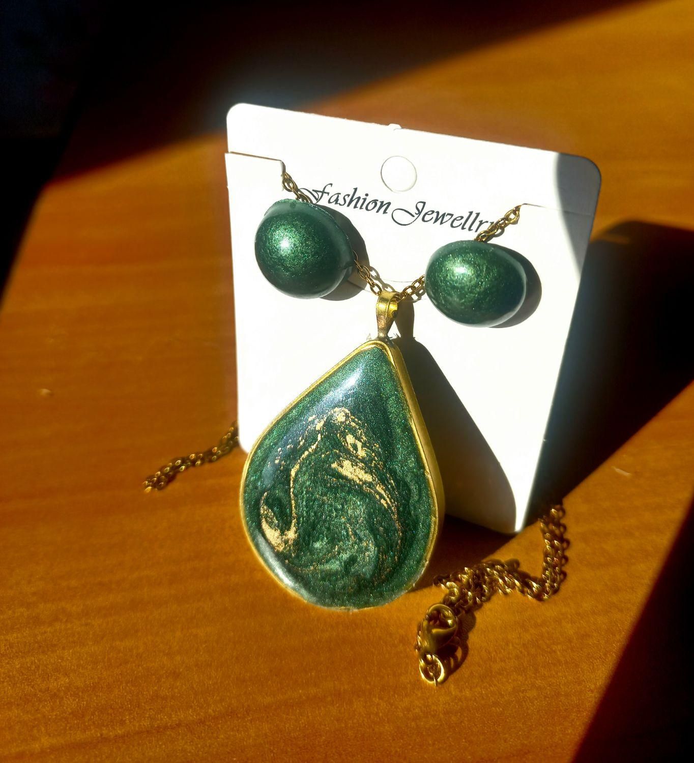 هدیه روز مادر گردنبند رزین رنگ ثابت هنر دست|بدلیجات|گرگان, |دیوار