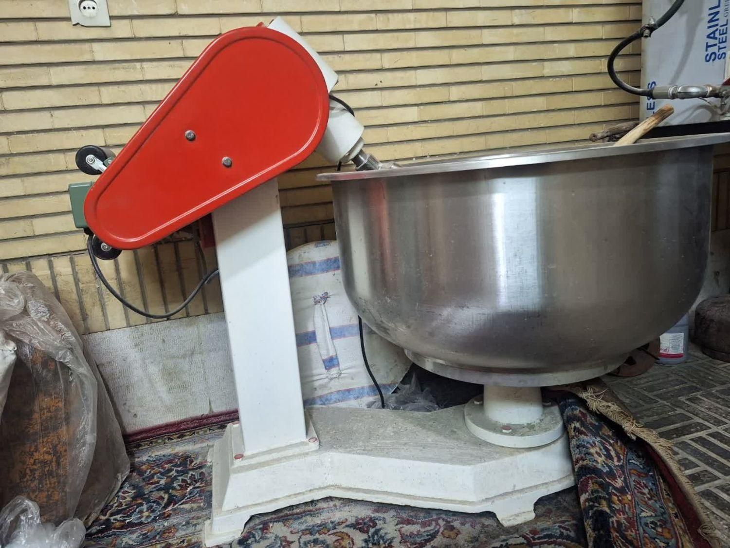 خمیر کن نو ۶۰ کیلویی|فروشگاه و مغازه|اصفهان, کوی امیریه|دیوار