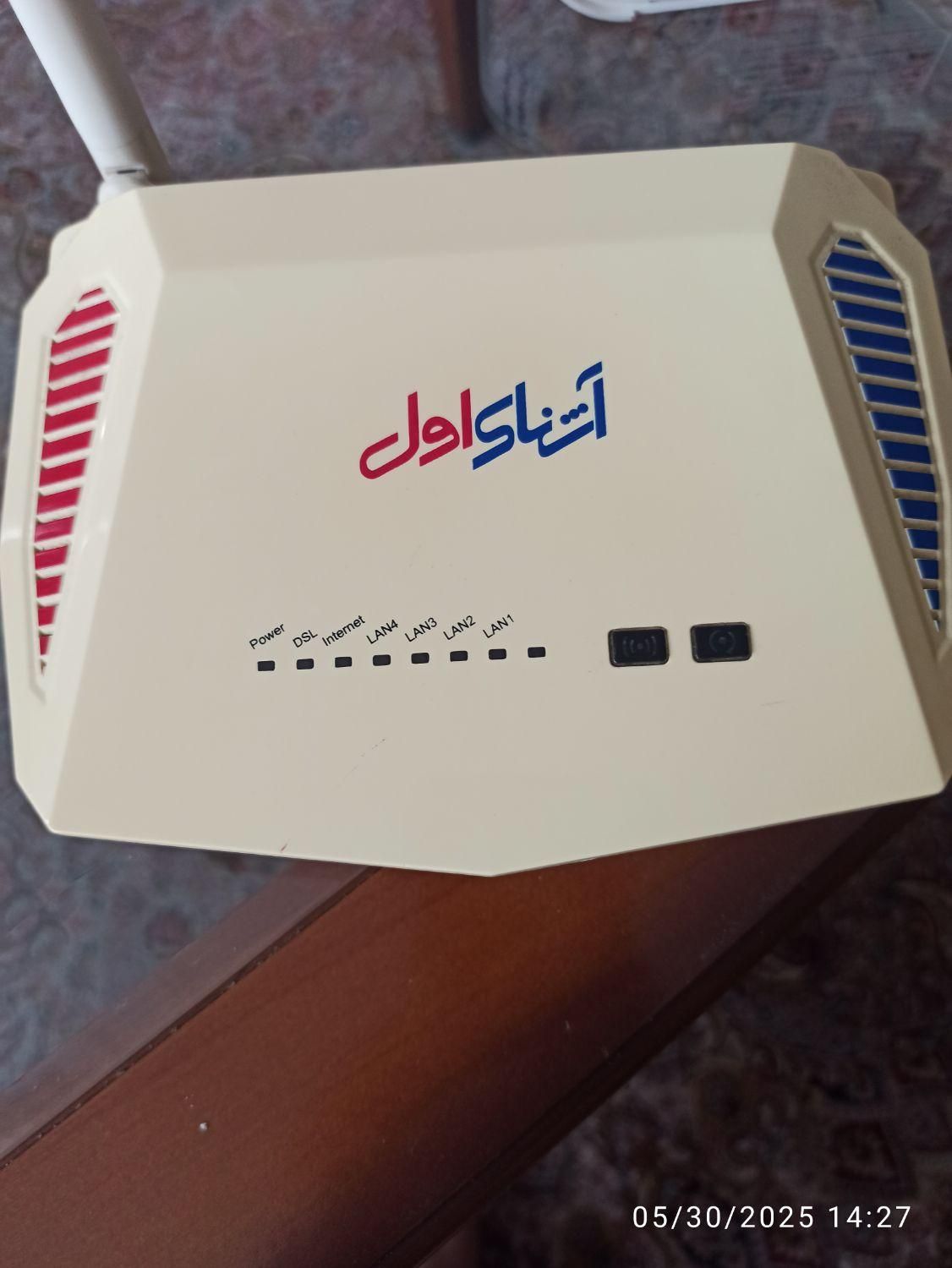 مودم روتر LAN ADSL2+ ۷ همراه اول(سیم کارت نمیخوره)|مودم و تجهیزات شبکه|تهران, شهرک آپادانا|دیوار