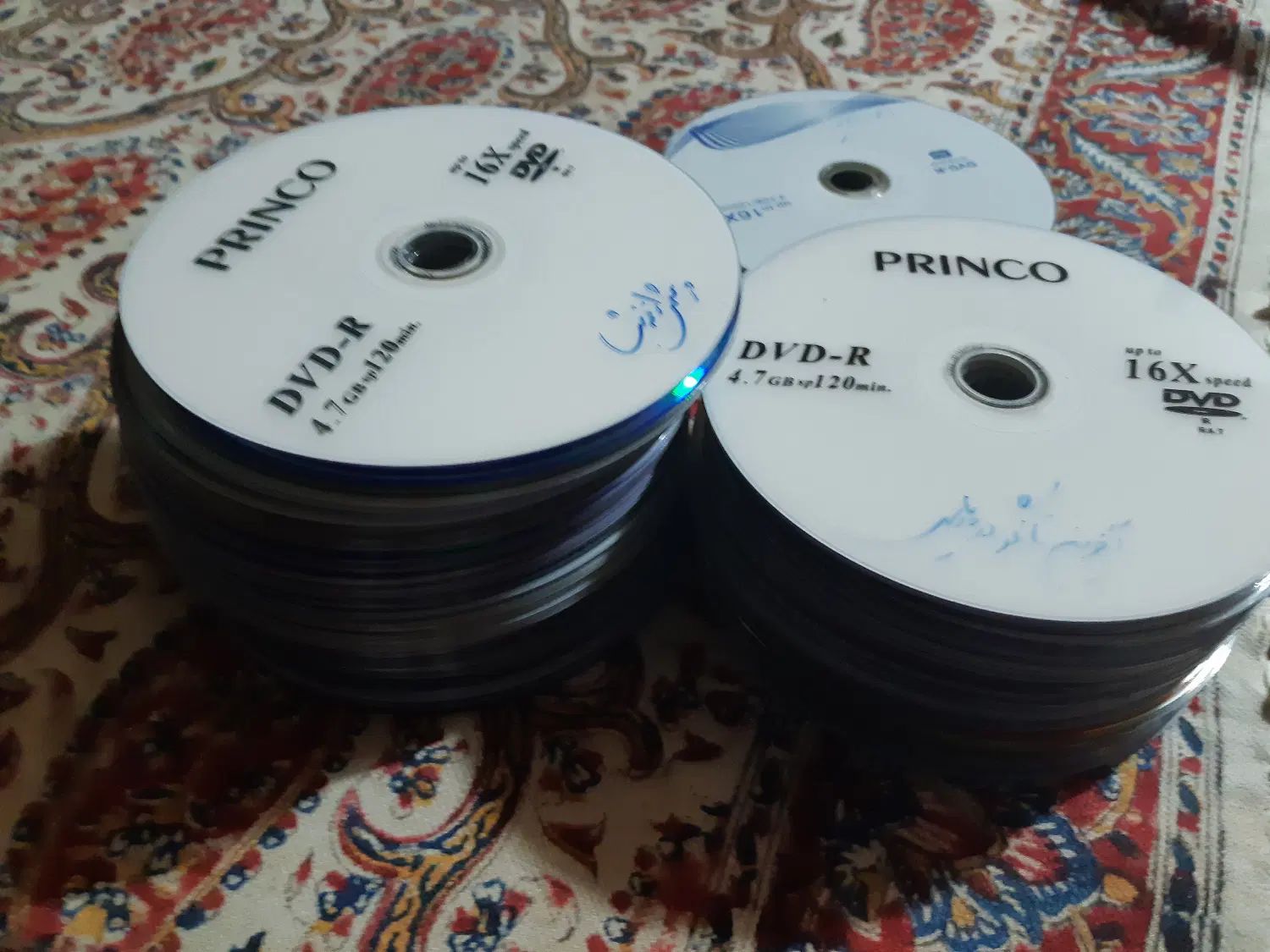 فیلم های سینمایی برتر جهان. DVD . موسیقی کلاسیک.|فیلم و موسیقی|اصفهان, باغ زرشک|دیوار
