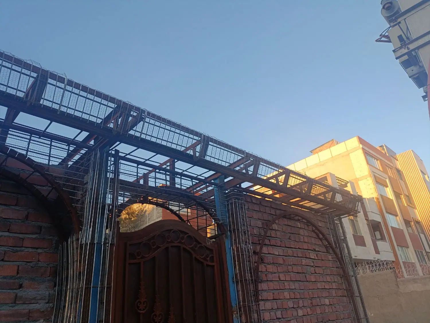 نیازمند استا جوشکار شاگرد نیمچه استا کارگر ساده|استخدام معماری، عمران و ساختمانی|کرمان, |دیوار