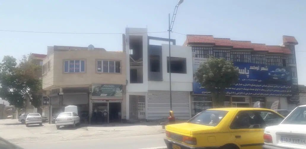تجاری و مسکونی ۳۷۰متر سند دار میدان آزادی|فروش مغازه و غرفه|کرمانشاه, |دیوار