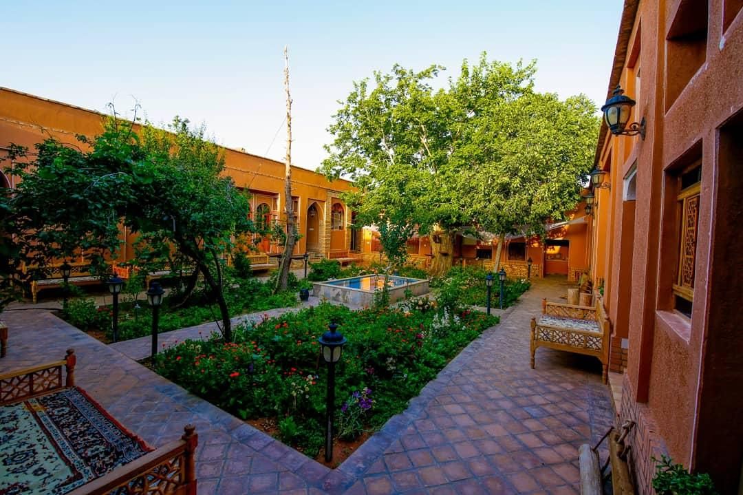 اقامتگاه بوم گردی خانه نخجیر نراق. قدمت 250 سال|اجارهٔ کوتاه‌مدت آپارتمان و سوئیت|دلیجان, |دیوار