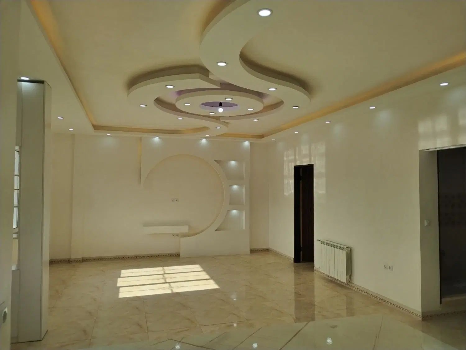 طبقه سوم دو خواب باهنر کوچه دلدار 13  پارکینگ دار|اجارهٔ آپارتمان|رشت, باهنر|دیوار