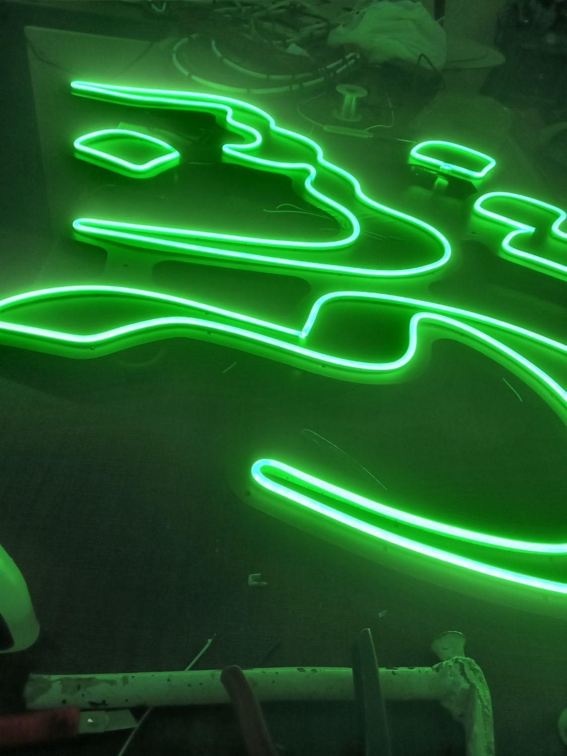 نصاب تابلو ال ای دی، سیلیکون،چلنیوم ،بنرواستیکر|خدمات پیشه و مهارت|تبریز, |دیوار