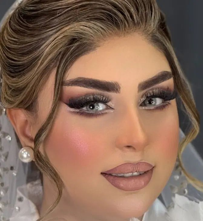 خدمات میکاپ وشنیون۷۰۰تا vip ۱۷۰۰اموزش فقط۵ت|خدمات آرایشگری و زیبایی|مشهد, وکیل‌آباد|دیوار