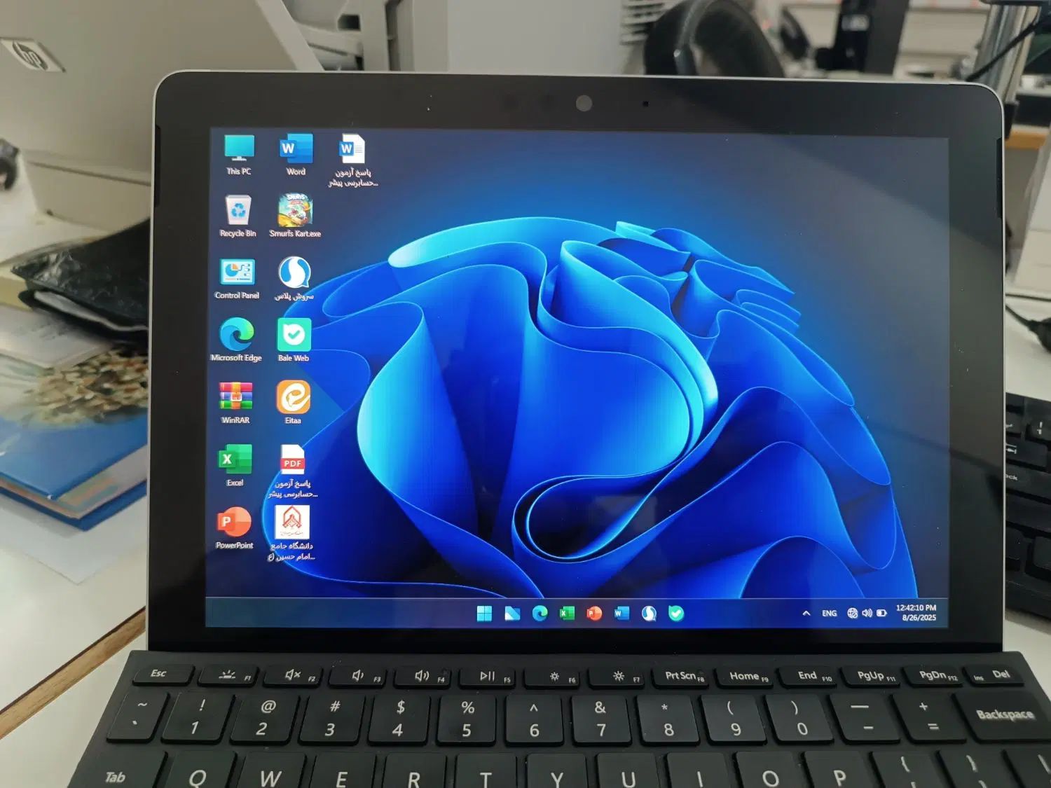 surface go 1|رایانه همراه|تهران, فلسطین (میدان انقلاب)|دیوار