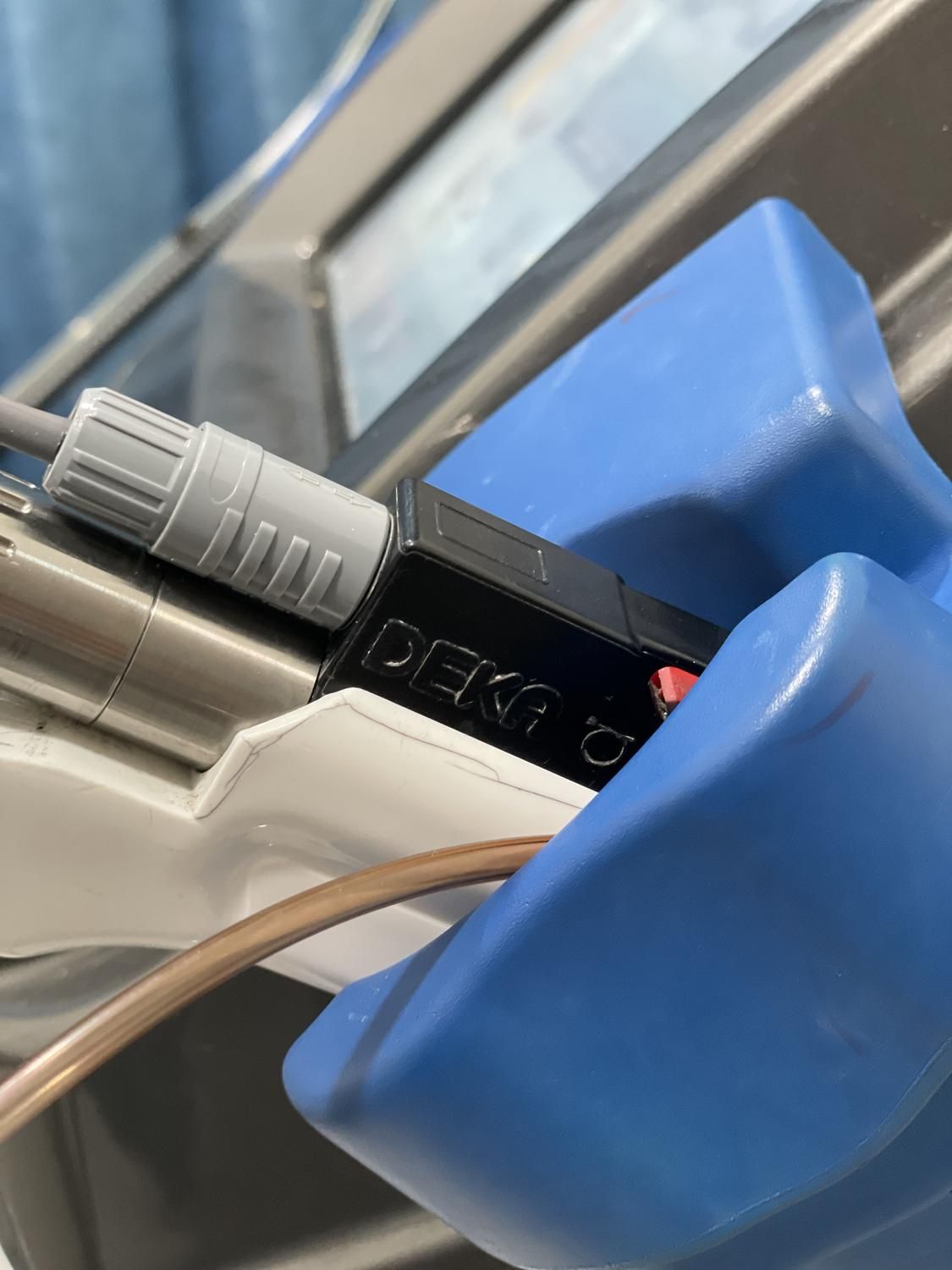 لیزر رفع موهای زائد با دستگاه دکا الکساندرایت|خدمات آرایشگری و زیبایی|کرمانشاه, |دیوار