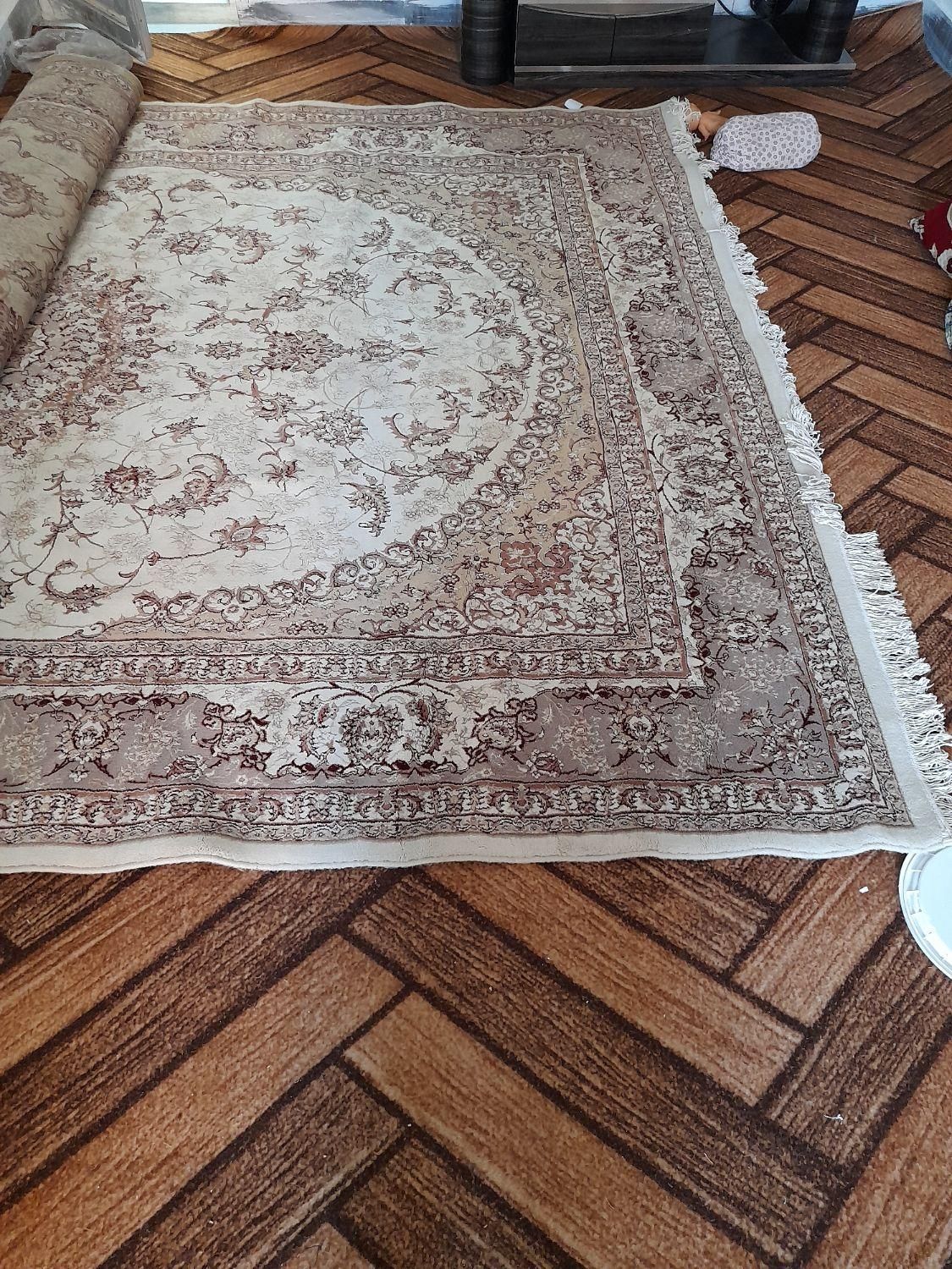 فروش فرش ۹متری سالم بدون پاره گی بدون سوختگی|فرش|ساری, |دیوار