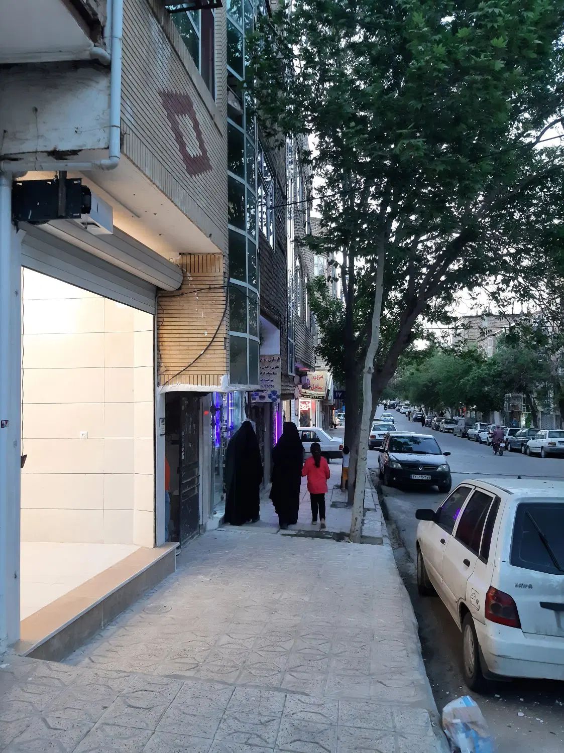 مغازه ۱۵ متری حاشیه خیابان خاکستری سیدی صبا|فروش مغازه و غرفه|مشهد, شهرک بهارستان|دیوار