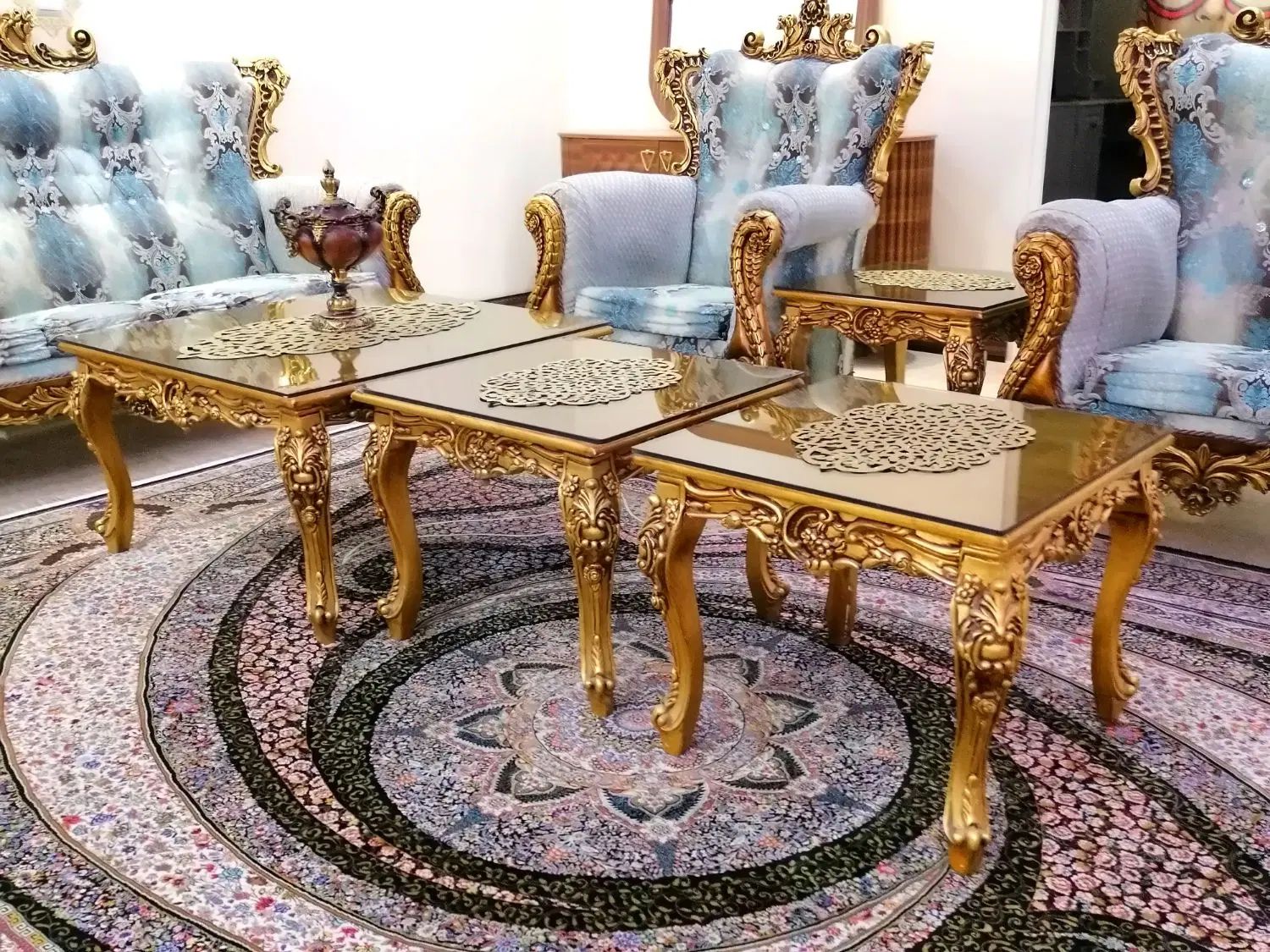 مبل استیل کلاسیک 9 نفره با میز بزرگ و عسلی|مبلمان خانگی و میز عسلی|رباط‌کریم, رباط‌کریم|دیوار