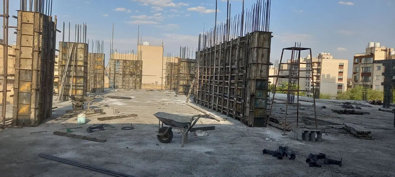 استخدام نیروی ساده (قالب بندی)|استخدام معماری، عمران و ساختمانی|اصفهان, برازنده|دیوار