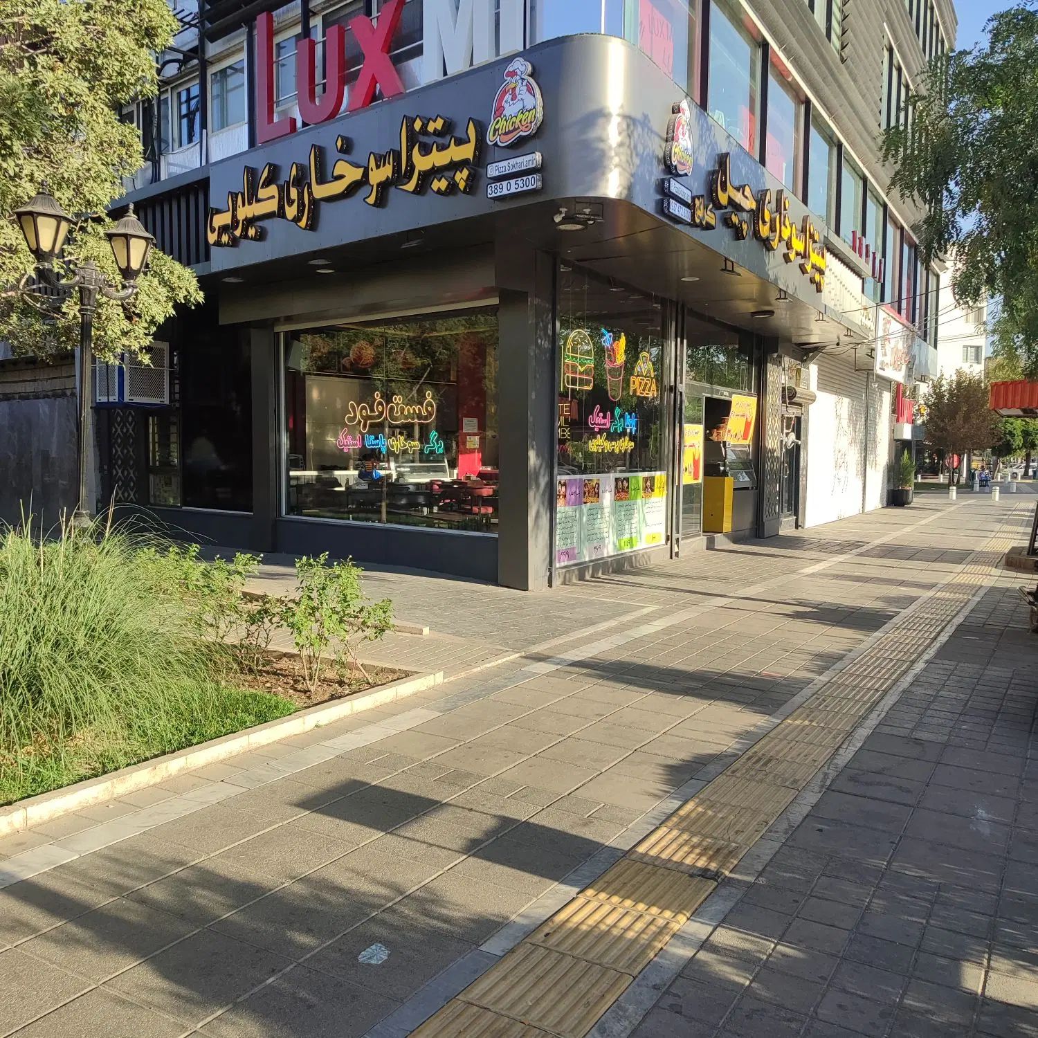 فروش تابلو چلنیوم ونئون سوخاری پیتزا برگر استیک و.|فروشگاه و مغازه|مشهد, صیاد شیرازی|دیوار