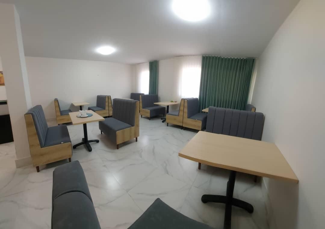 میز و صندلی مبل رستورانی کافیشاپ جگرکی کبابسرا|کافیشاپ و رستوران|تهران, یافتآباد|دیوار