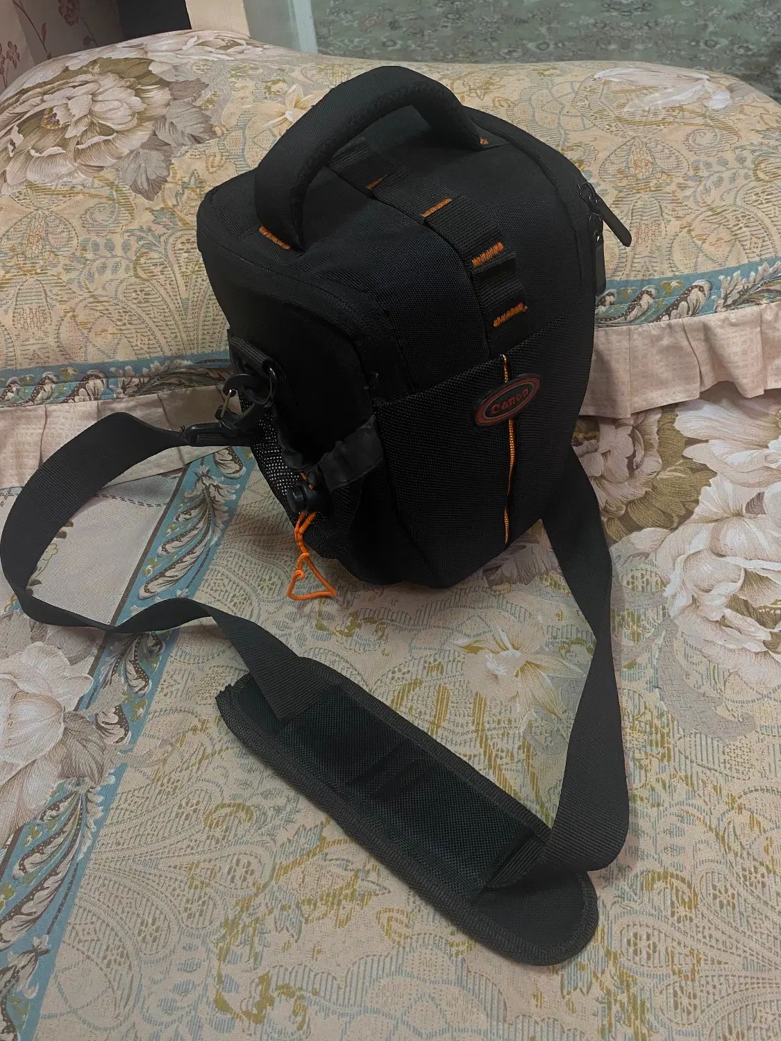 دوربین canon4000D|دوربین عکاسی و فیلم‌برداری|کرج, شهرک اوج|دیوار